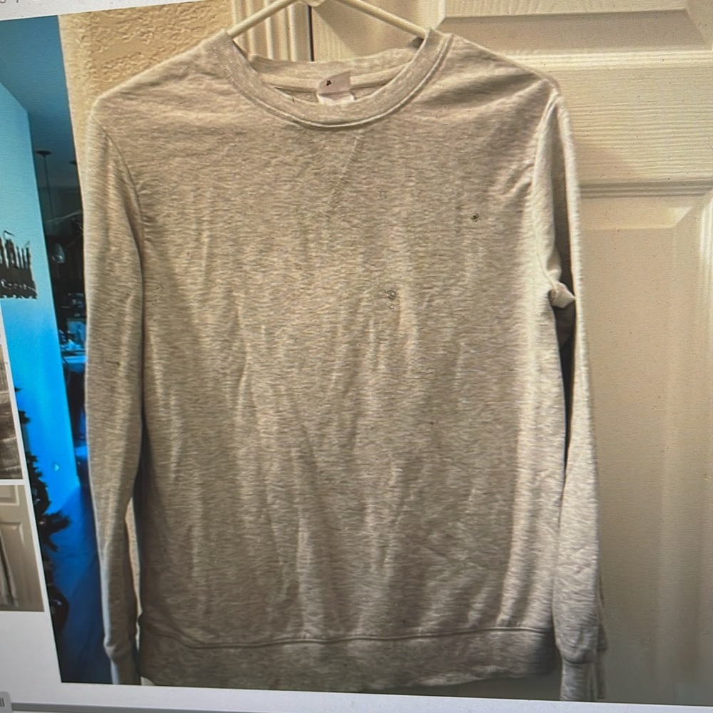 STARS ABOVE GRAY LONG SLEEVES SWEATSHIRT M
